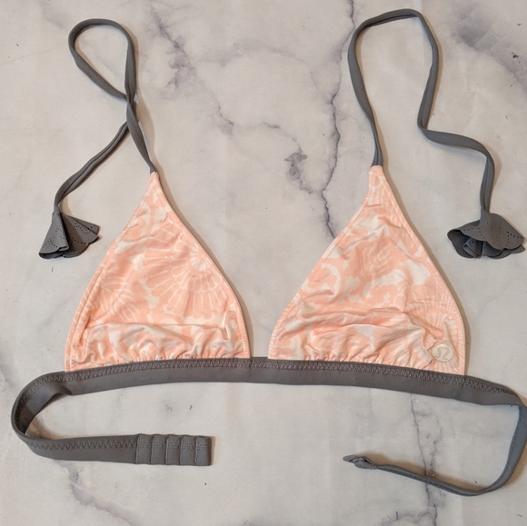 Lululemon bathing suit top